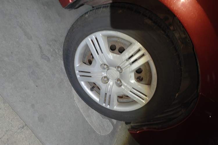 Used Honda City Classic 2012 1.5L manual Comfort version Right Front Wheel Hub