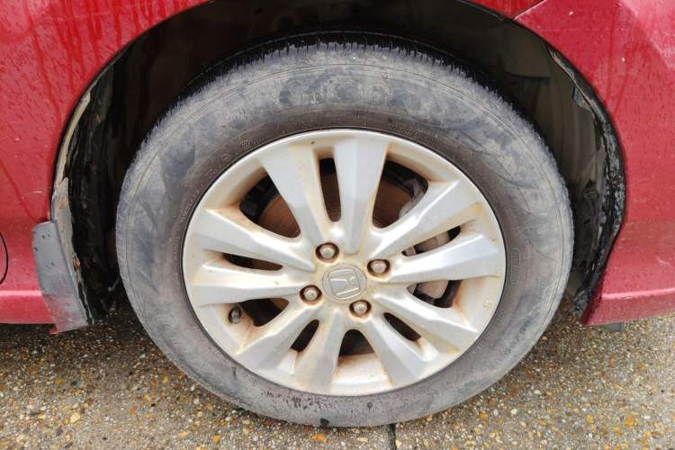 Used Honda City Classic 2012 1.5L manual Elite Edition Right Front Wheel Hub