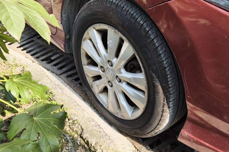 Used Honda City Classic 2012 1.5L Automatic Elite Edition Right Front Wheel Hub