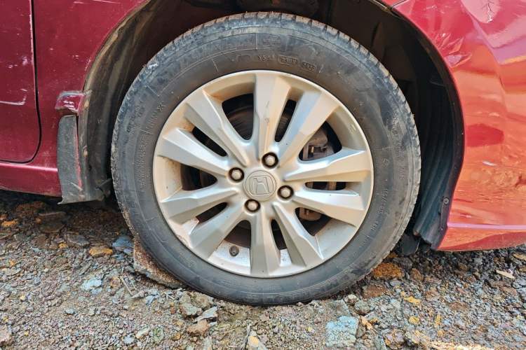 Used Honda City Classic 2012 1.5L manual Elite Edition Right Front Wheel Hub