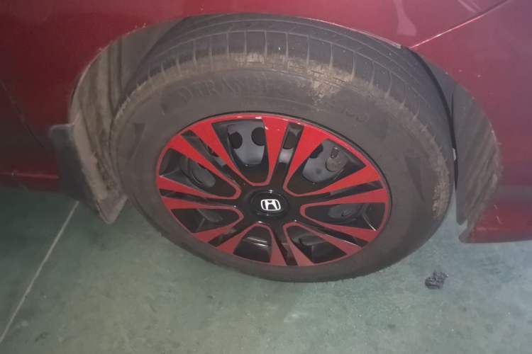 Used Honda City Classic 2012 1.5L manual Comfort version Right Front Wheel Hub