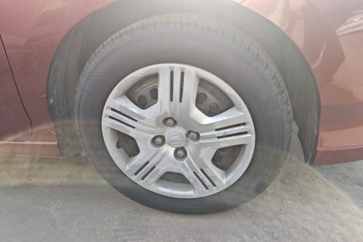 Used Honda City Classic 2012 1.5L manual Comfort version Right Front Wheel Hub
