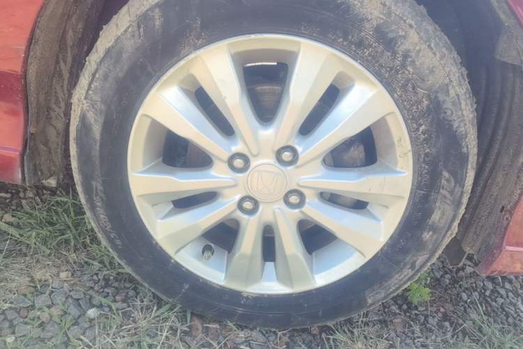 Used Honda City Classic 2012 1.5L manual Elite Edition Right Front Wheel Hub