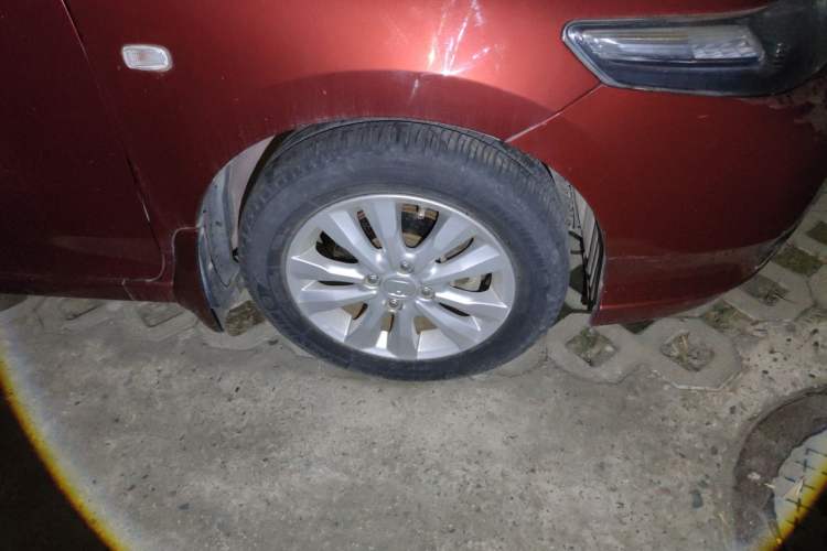 Used Honda City Classic 2012 1.5L manual Elite Edition Right Front Wheel Hub