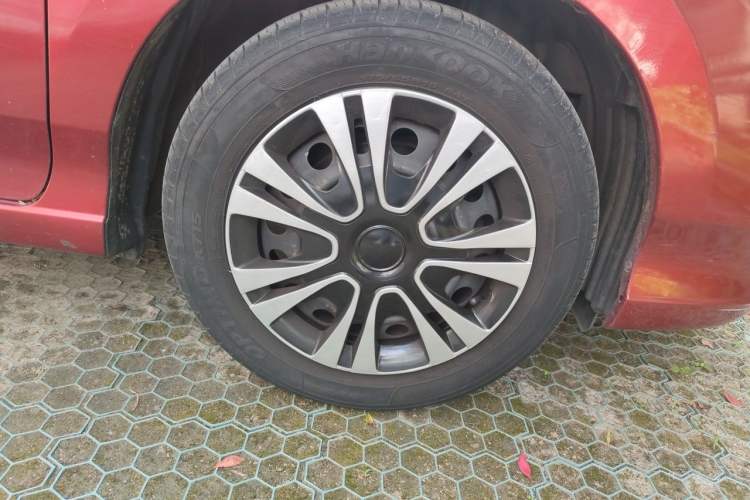 Used Honda City Classic 2012 1.5L manual Comfort version Right Front Wheel Hub