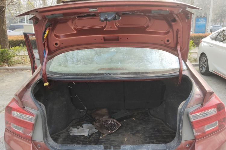 Used Honda City Classic 2012 1.5L manual Comfort version Trunk