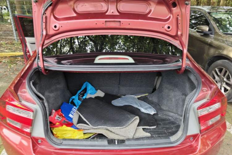 Used Honda City Classic 2012 1.5L manual Comfort version Trunk