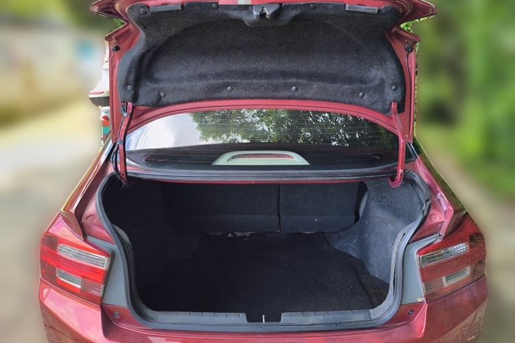 Used Honda City Classic 2012 1.5L manual Comfort version Trunk