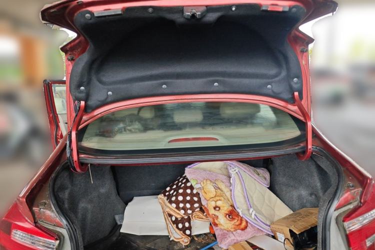 Used Honda City Classic 2012 1.5L manual Comfort version Trunk