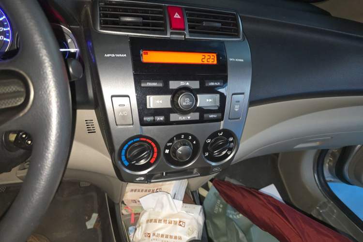 Used Honda City Classic 2012 1.5L manual Comfort version Audio And AC Panel