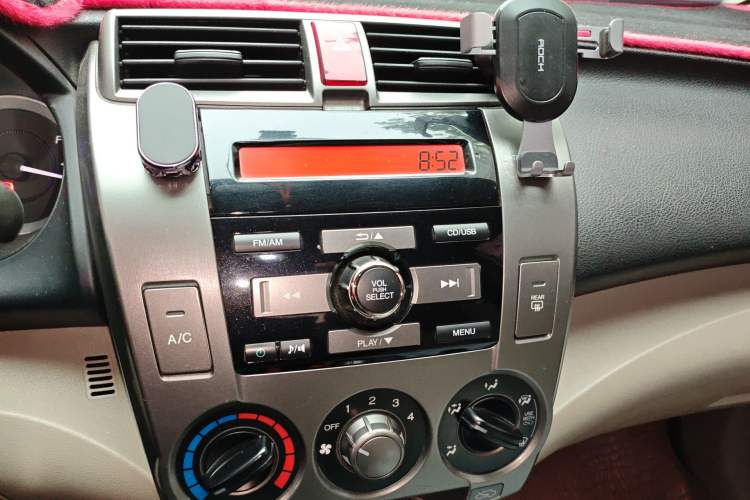 Used Honda City Classic 2012 1.5L manual Comfort version Audio And AC Panel