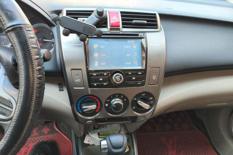 Used Honda City Classic 2012 1.5L Automatic Flagship Edition Audio And AC Panel