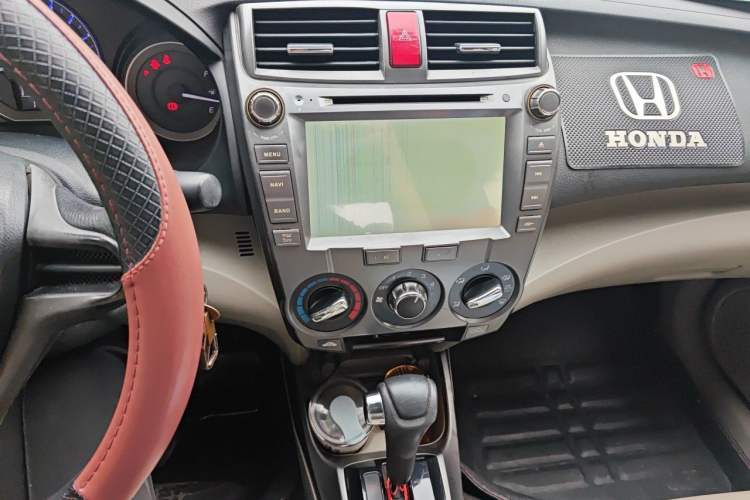 Used Honda City Classic 2012 1.5L Automatic Elite Edition Audio And AC Panel