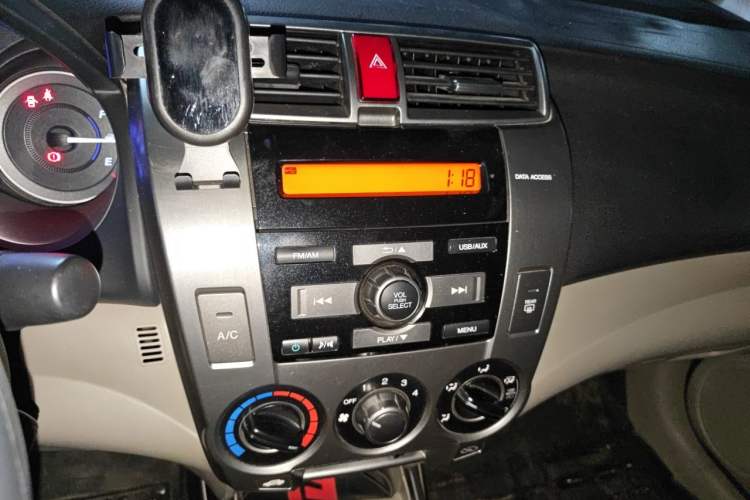 Used Honda City Classic 2012 1.5L manual Comfort version Audio And AC Panel