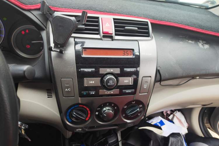 Used Honda City Classic 2012 1.5L manual Comfort version Audio And AC Panel