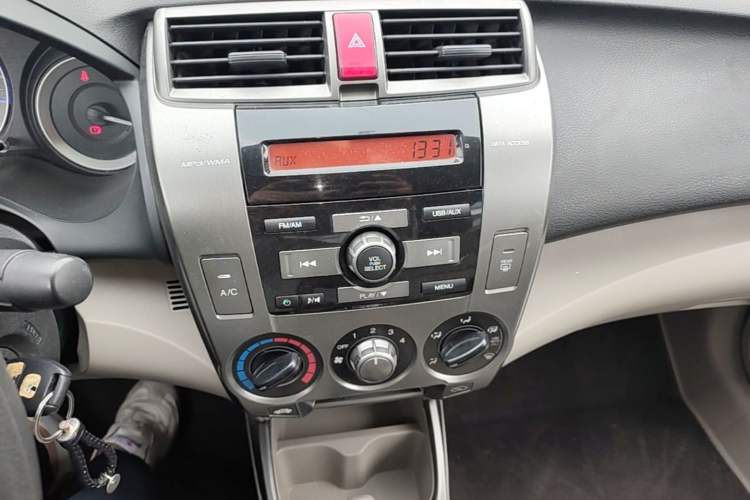 Used Honda City Classic 2012 1.5L manual Comfort version Audio And AC Panel