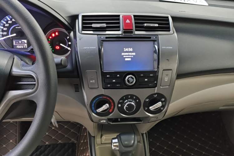 Used Honda City Classic 2012 1.5L Automatic Elite Edition Audio And AC Panel