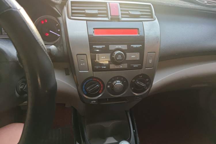 Used Honda City Classic 2012 1.5L manual Comfort version Audio And AC Panel