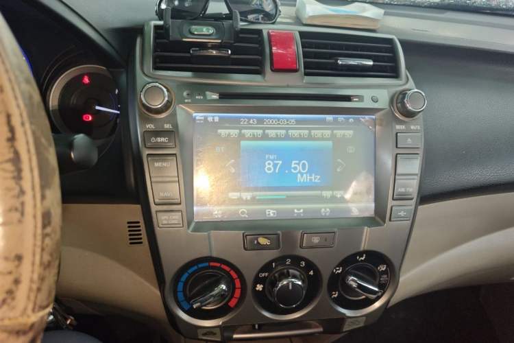 Used Honda City Classic 2012 1.5L manual Elite Edition Audio And AC Panel