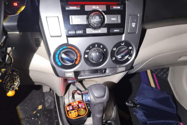 Used Honda City Classic 2012 1.8L automatic luxury edition Audio And AC Panel
