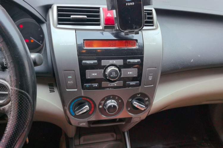 Used Honda City Classic 2012 1.5L manual Elite Edition Audio And AC Panel