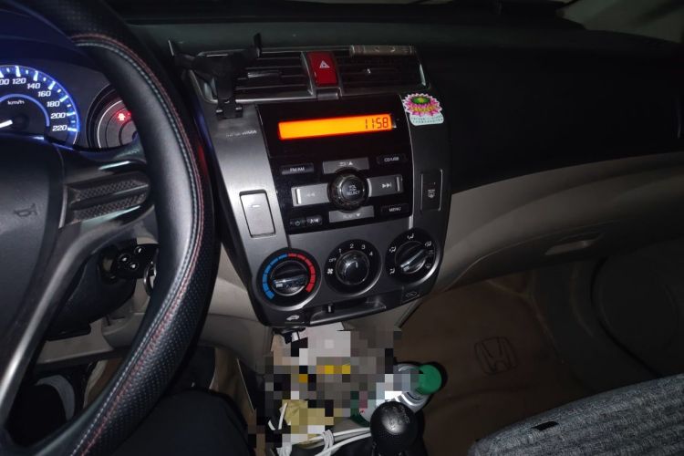Used Honda City Classic 2012 1.5L manual Elite Edition Audio And AC Panel