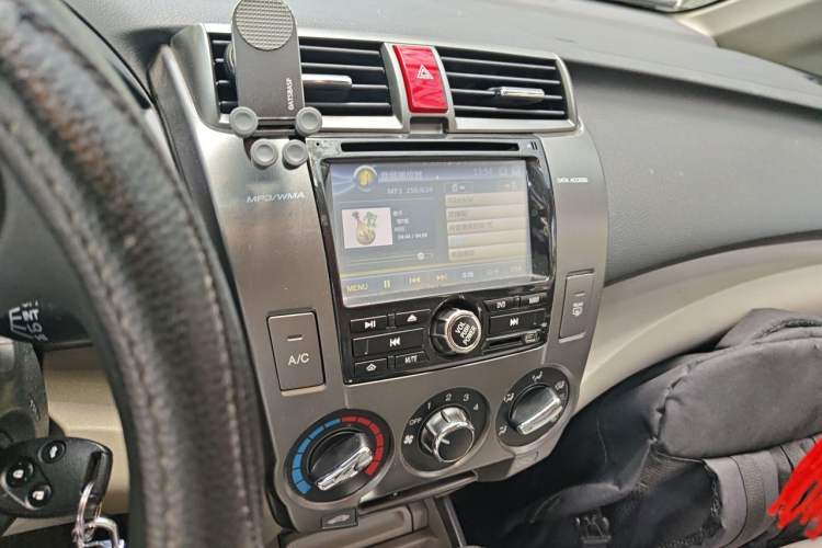 Used Honda City Classic 2012 1.5L Automatic Flagship Edition Audio And AC Panel
