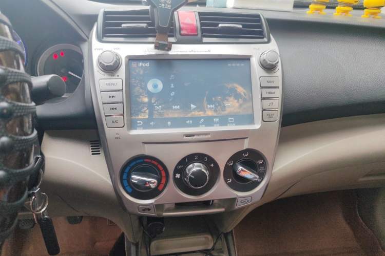 Used Honda City Classic 2012 1.5L manual Elite Edition Audio And AC Panel