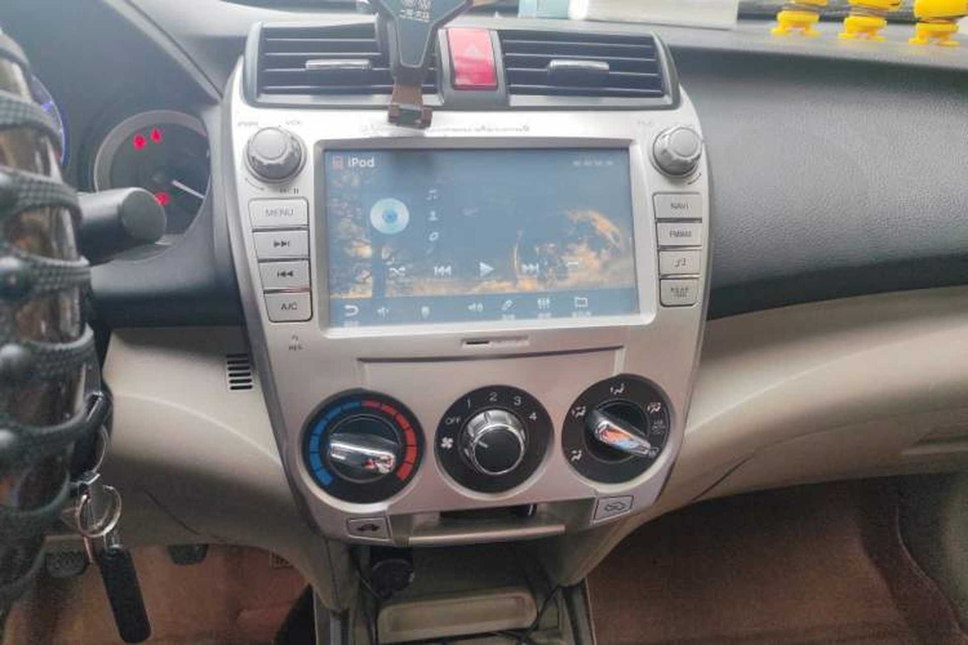 Used Honda City Classic 2012 1.5L manual Elite Edition Audio And AC Panel