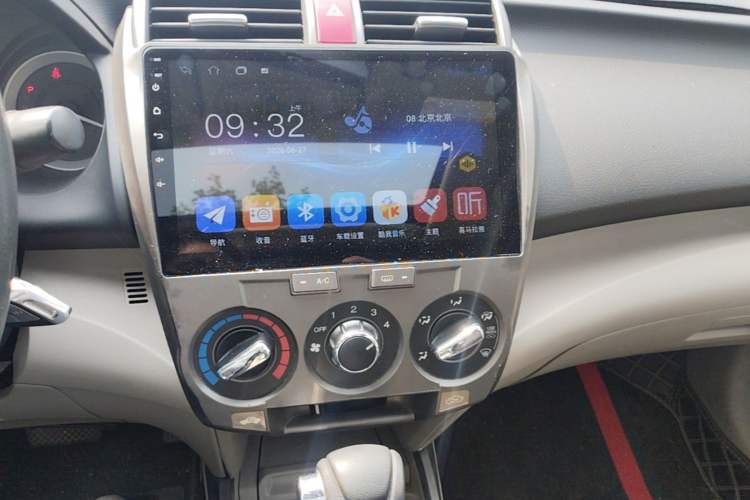 Used Honda City Classic 2012 1.5L Automatic Elite Edition Audio And AC Panel