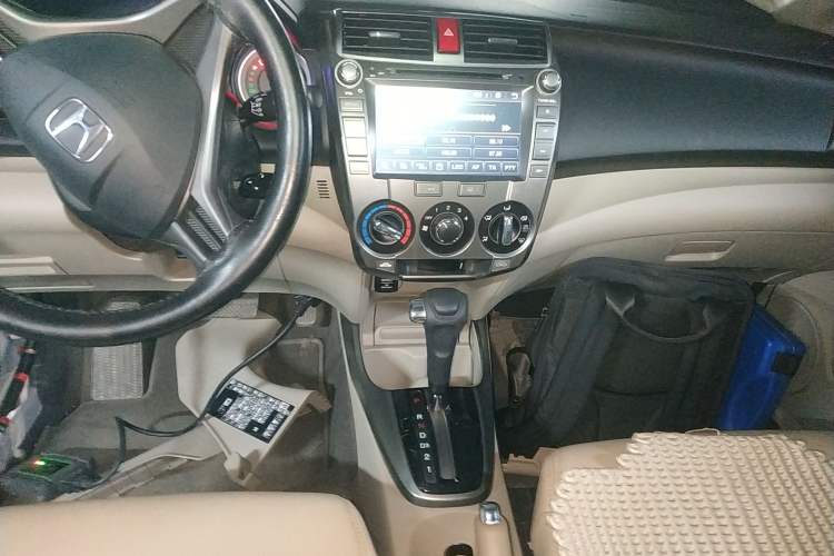 Used Honda City Classic 2012 1.5L Automatic Elite Edition Audio And AC Panel