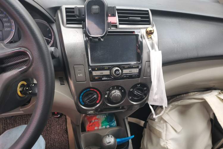 Used Honda City Classic 2012 1.5L manual Comfort version Audio And AC Panel