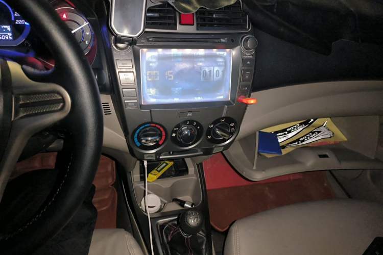 Used Honda City Classic 2012 1.5L manual Elite Edition Audio And AC Panel