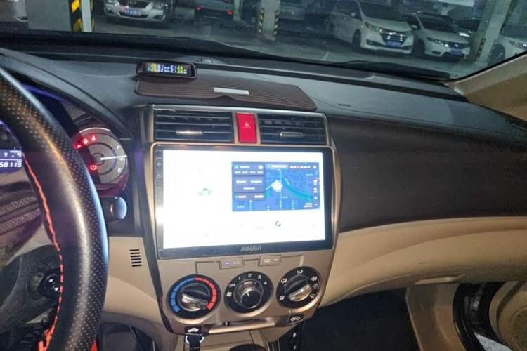 Used Honda City Classic 2012 1.5L Automatic Elite Edition Audio And AC Panel