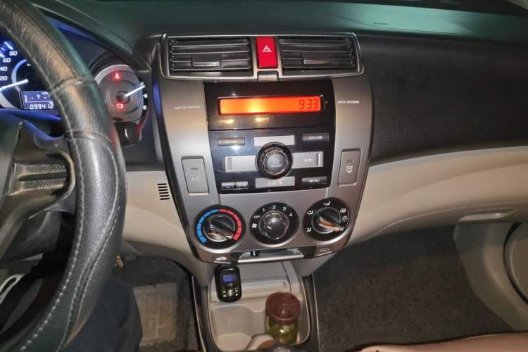 Used Honda City Classic 2012 1.5L manual Elite Edition Audio And AC Panel