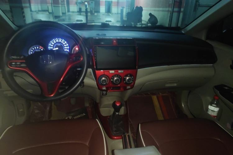 Used Honda City Classic 2012 1.5L manual Comfort version Center Console