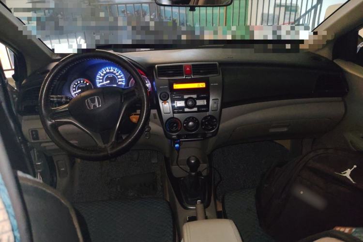 Used Honda City Classic 2012 1.5L manual Comfort version Center Console