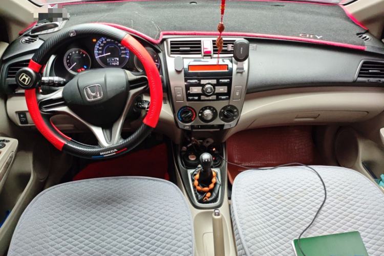 Used Honda City Classic 2012 1.5L manual Comfort version Center Console