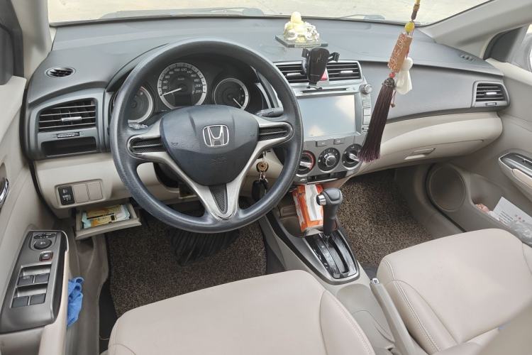 Used Honda City Classic 2012 1.5L Automatic Elite Edition Center Console