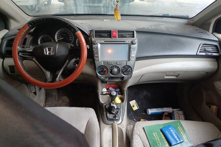 Used Honda City Classic 2012 1.5L manual Comfort version Center Console
