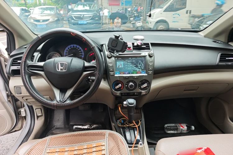 Used Honda City Classic 2012 1.5L Automatic Elite Edition Center Console