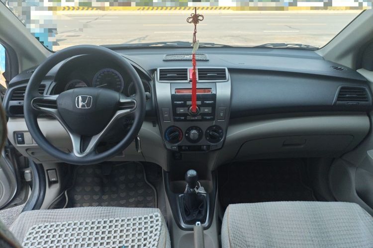 Used Honda City Classic 2012 1.5L manual Comfort version Center Console