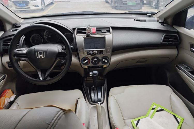 Used Honda City Classic 2012 1.5L Automatic Flagship Edition Center Console