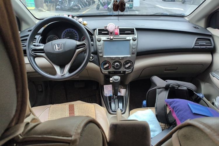 Used Honda City Classic 2012 1.5L Automatic Elite Edition Center Console