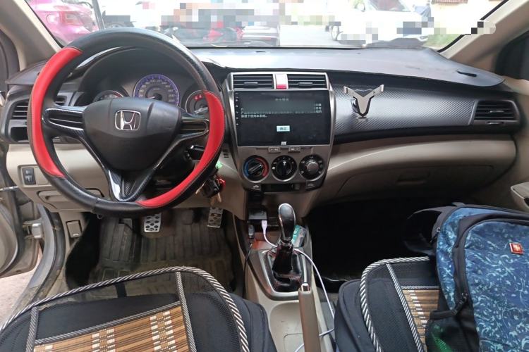 Used Honda City Classic 2012 1.5L manual Comfort version Center Console