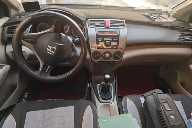 Used Honda City Classic 2012 1.5L manual Comfort version Center Console
