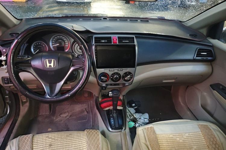 Used Honda City Classic 2012 1.5L Automatic Elite Edition Center Console
