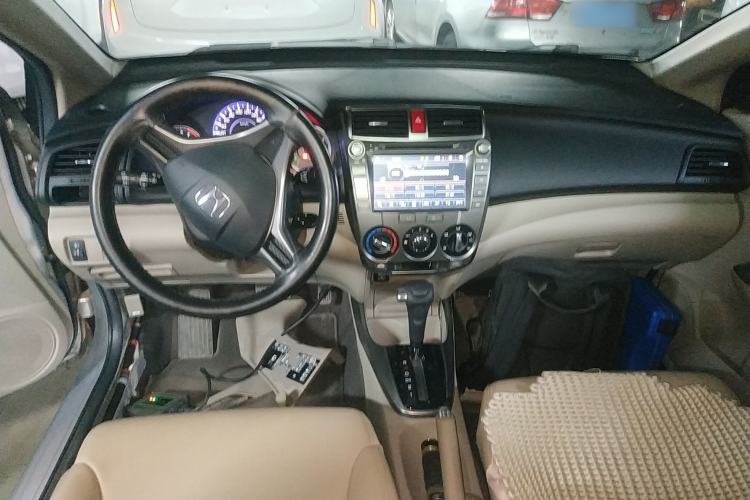 Used Honda City Classic 2012 1.5L Automatic Elite Edition Center Console