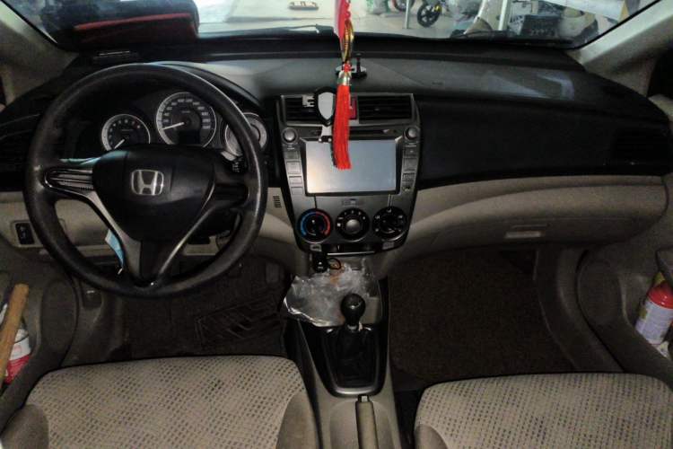 Used Honda City Classic 2012 1.5L manual Comfort version Center Console