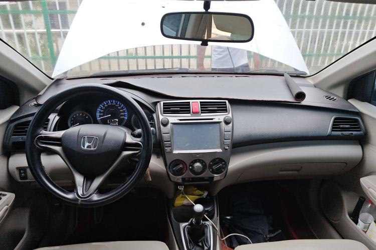 Used Honda City Classic 2012 1.5L manual Comfort version Center Console